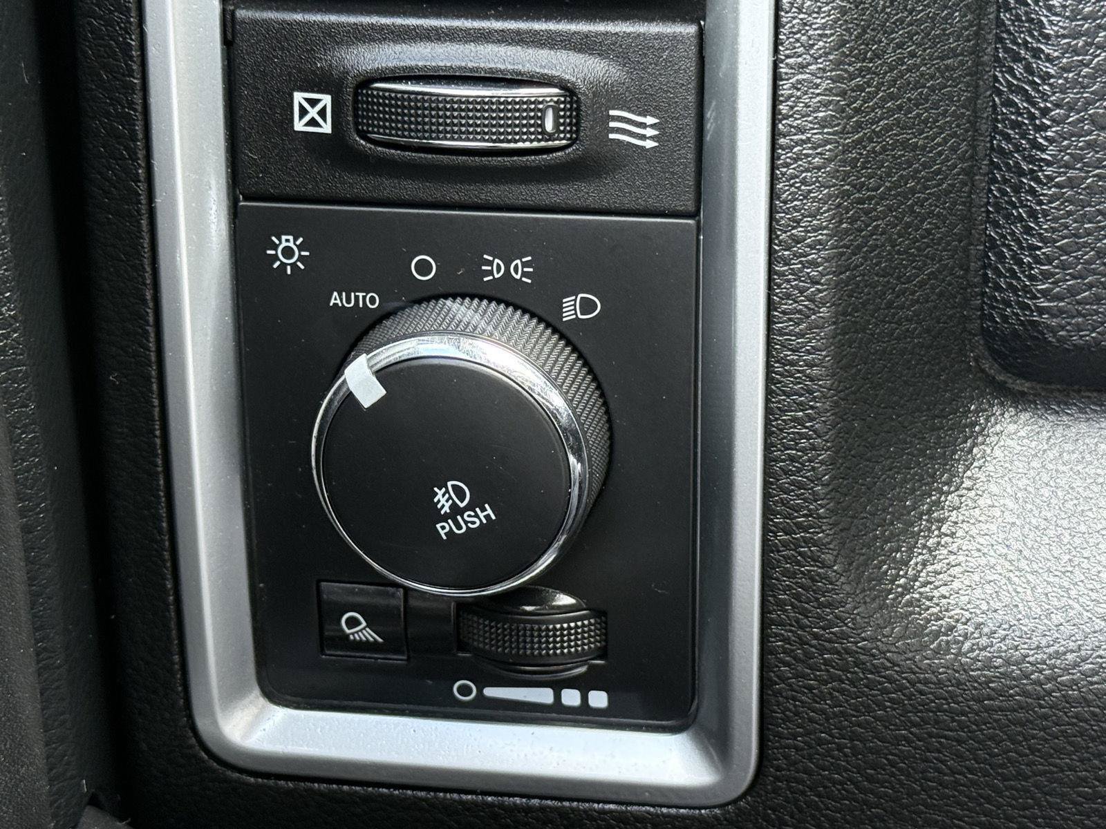 Used 2014 RAM 1500 Limited AWD/4WD image 11