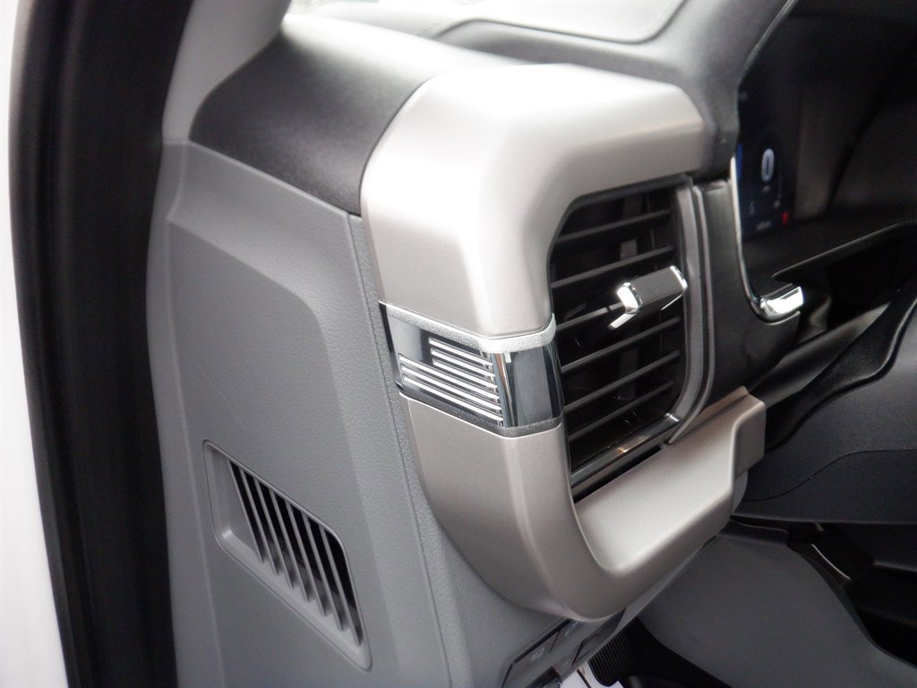 Used 2023 Ford F150 Lightning XLT image 21