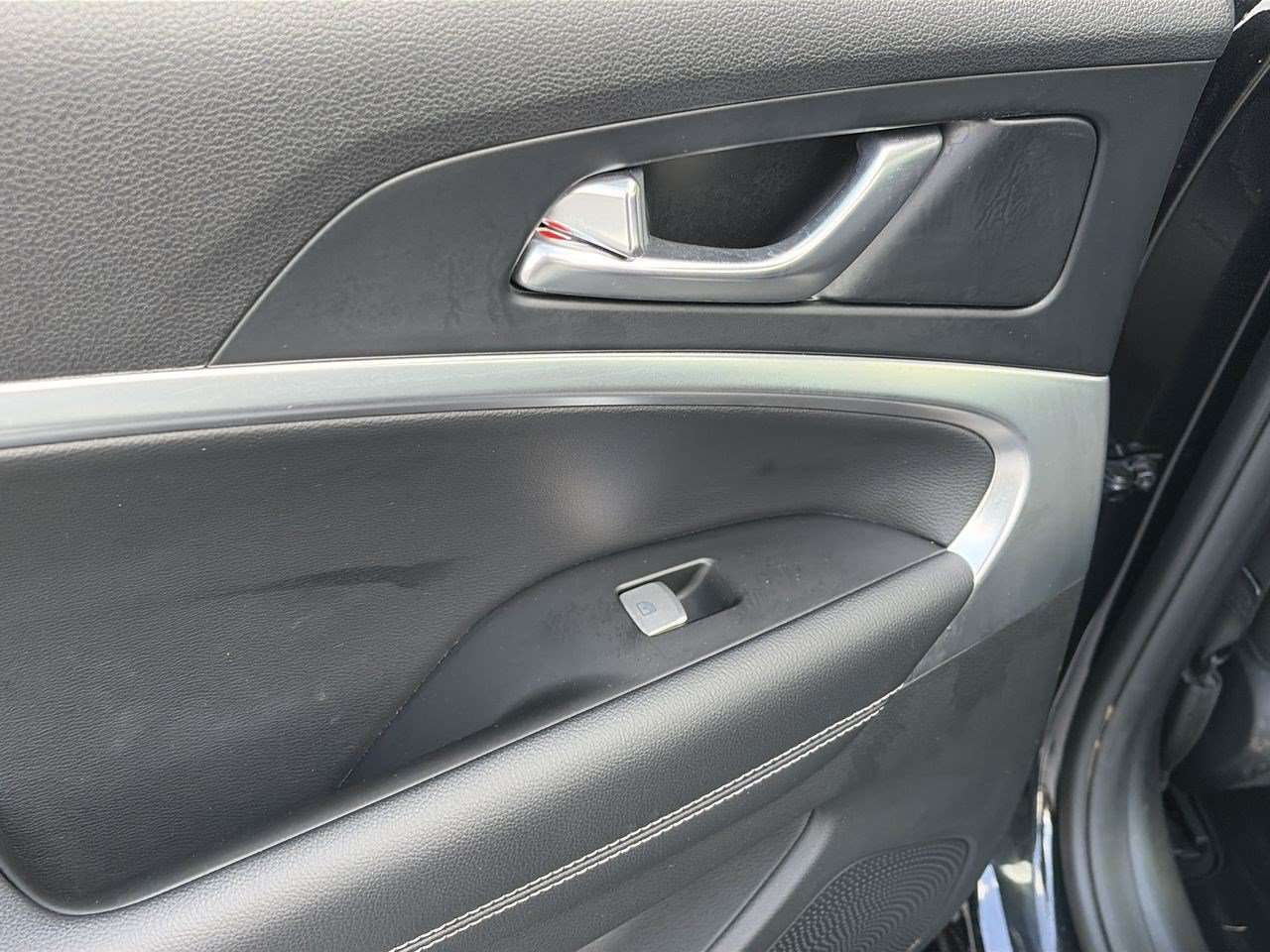 Used 2026 Genesis G70 2.5T RWD image 13