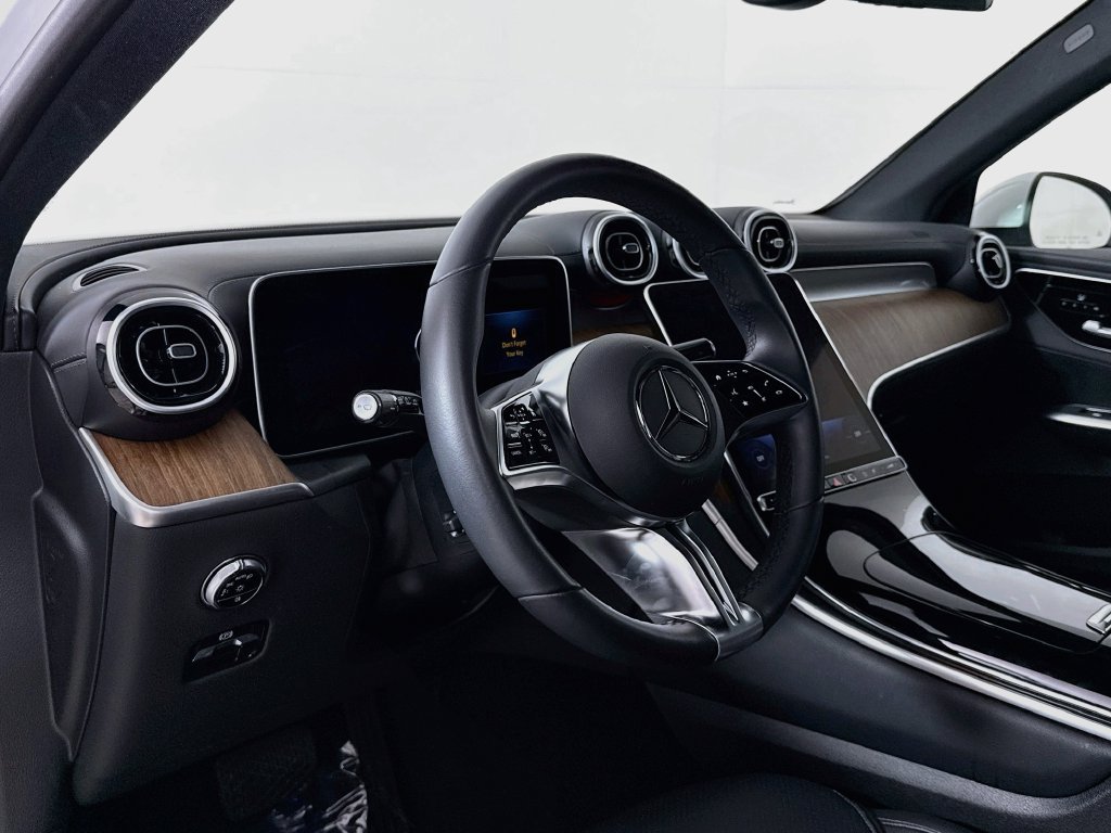 Used 2024 Mercedes-Benz GLC 300 image 9