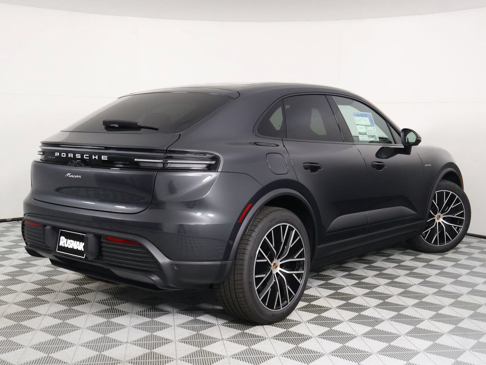 New 2026 Porsche Macan Electric RWD image 7
