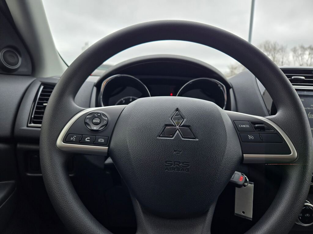 Used 2026 Mitsubishi Outlander Sport ES AWD/4WD image 25