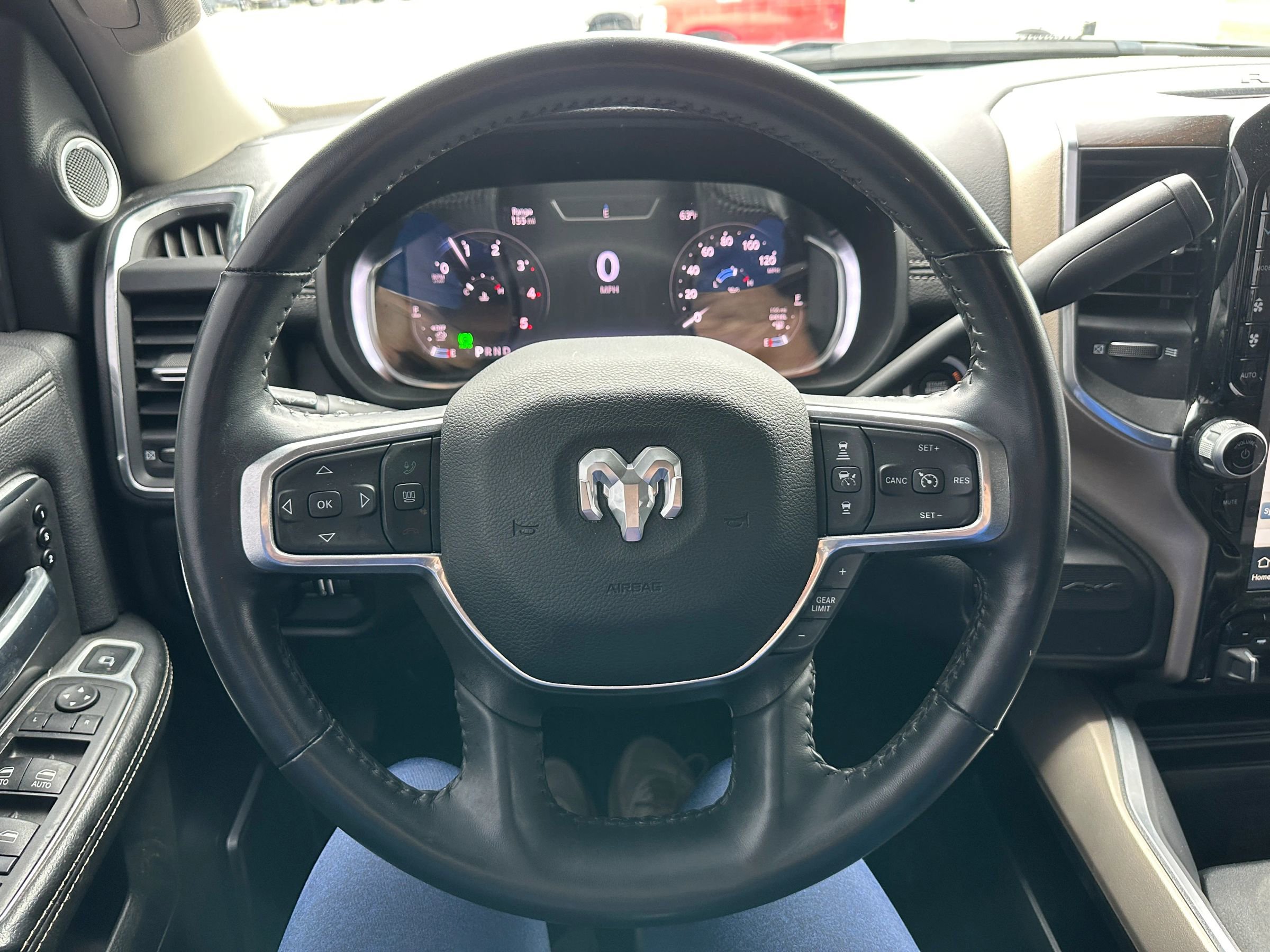 Used 2024 RAM 4500 Laramie image 11