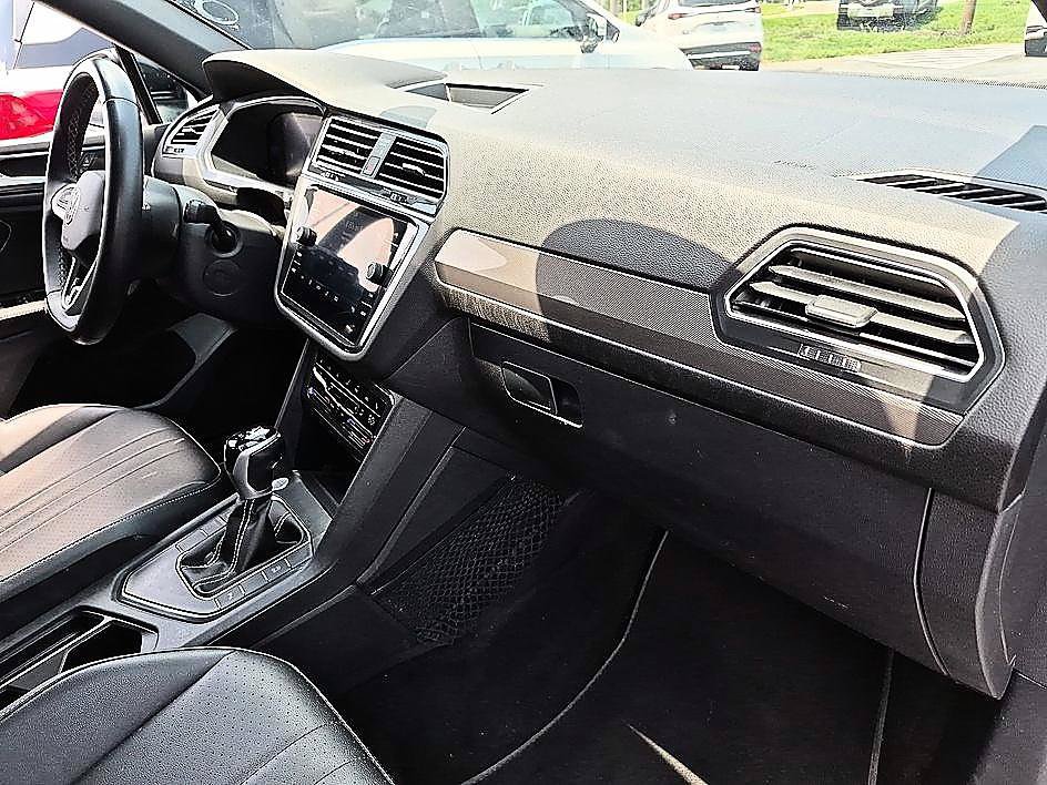 Used 2023 Volkswagen Tiguan SE R-Line FWD image 36