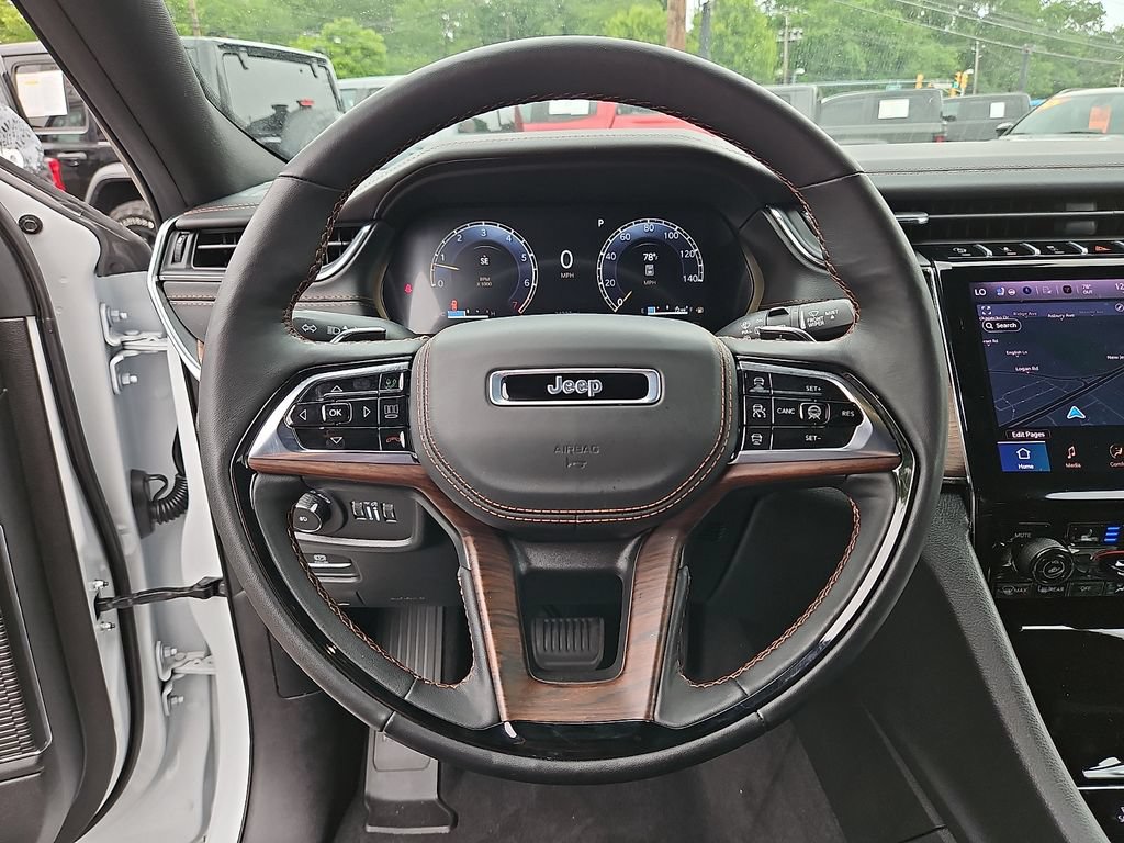 Certified 2025 Jeep Grand Cherokee Summit w/ Luxury Tech Group V AWD/4WD image 19