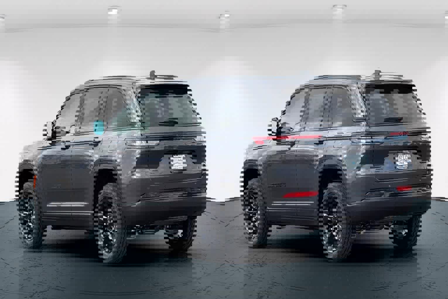 New 2025 Jeep Grand Cherokee Altitude image 8