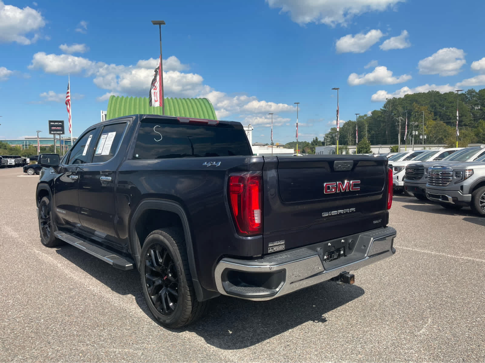 Used 2023 GMC Sierra 1500 SLT w/ SLT Premium Package AWD/4WD image 7
