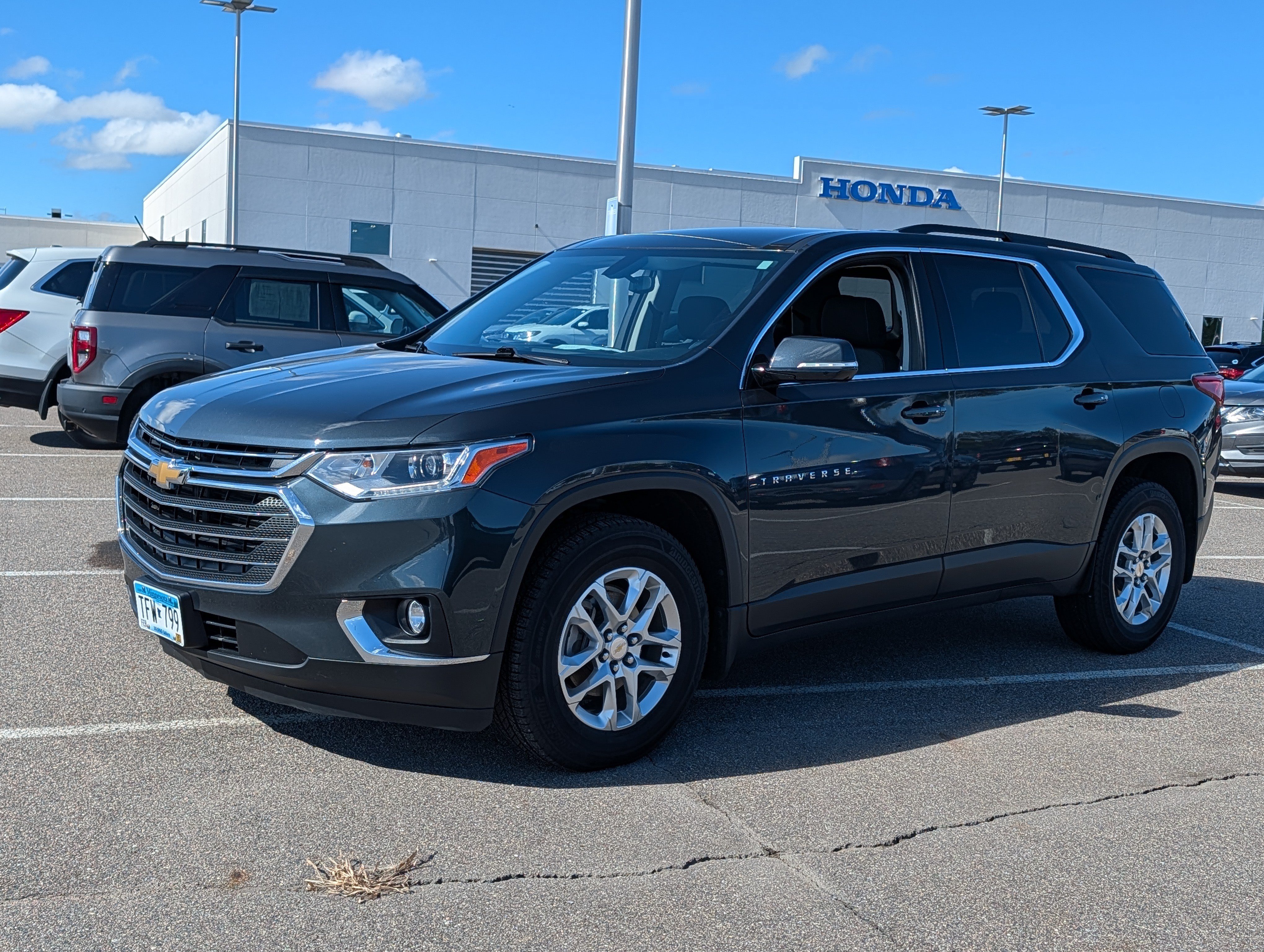 Used 2019 Chevrolet Traverse LT AWD/4WD image 2