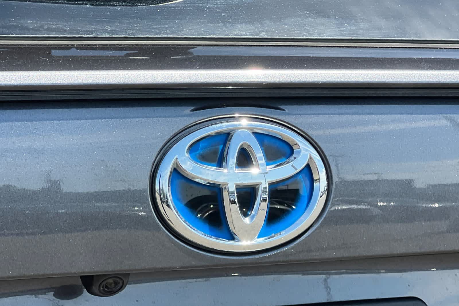 Used 2020 Toyota RAV4 LE AWD/4WD image 31