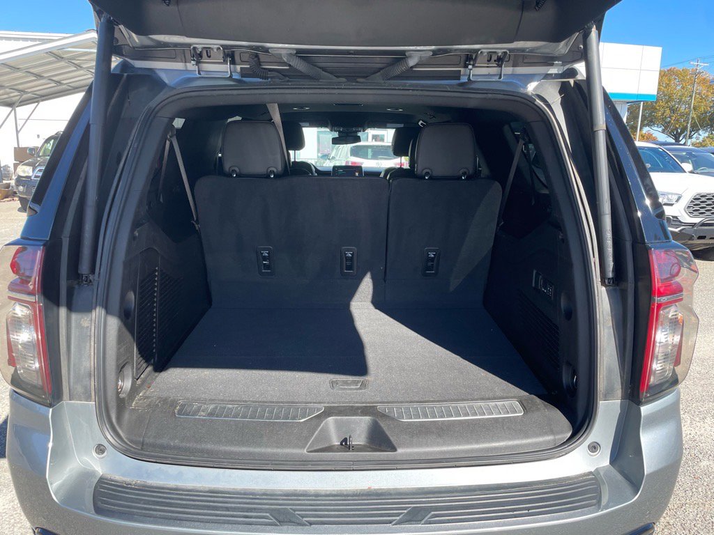 Used 2024 Chevrolet Suburban Z71 w/ Luxury Package image 18