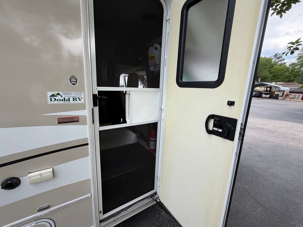 Used 2014 Ford E-450 and Econoline 450 Super Duty w/ Motorhome Prep Package RWD image 23