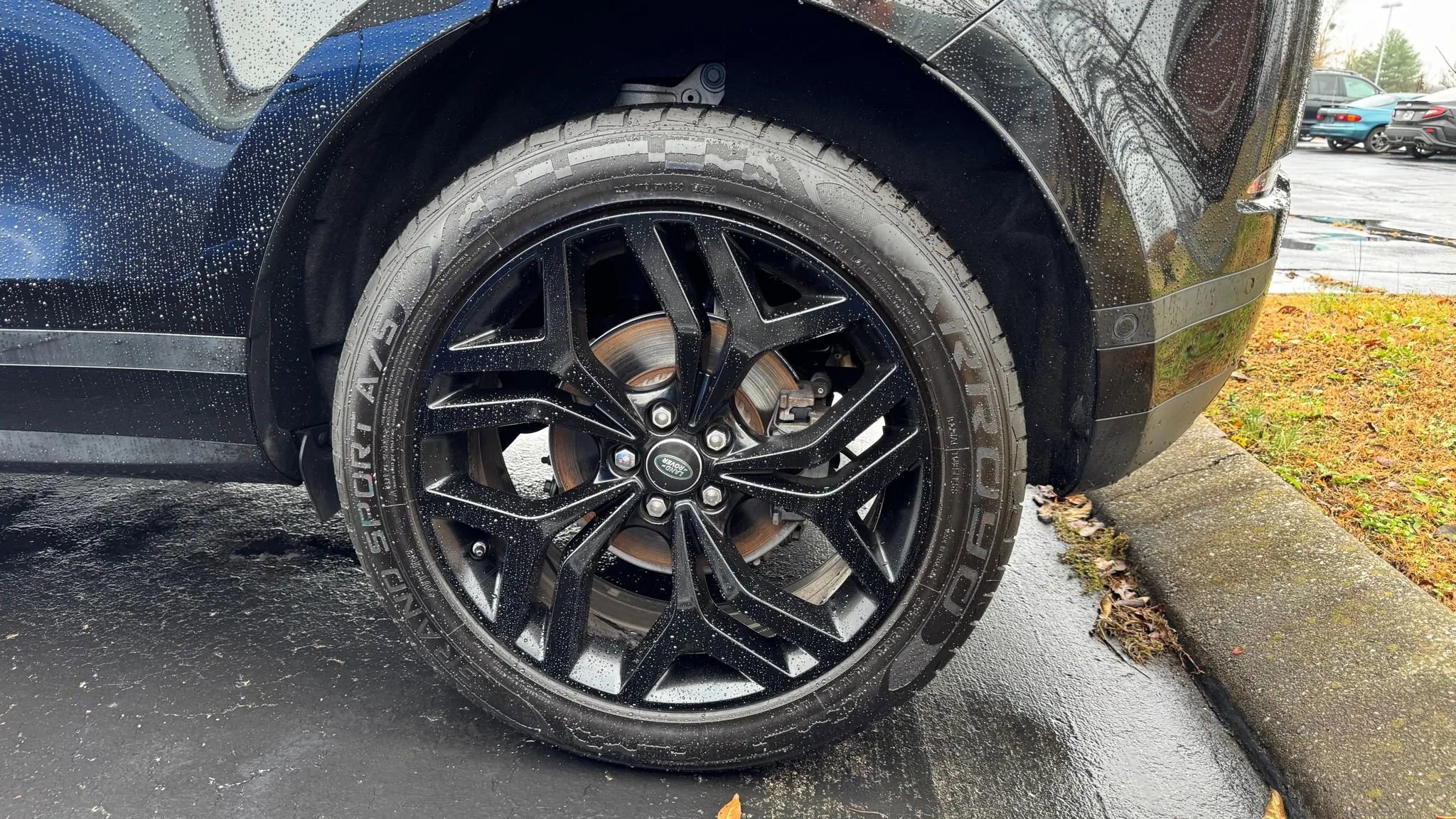 Used 2020 Land Rover Range Rover Evoque SE image 39