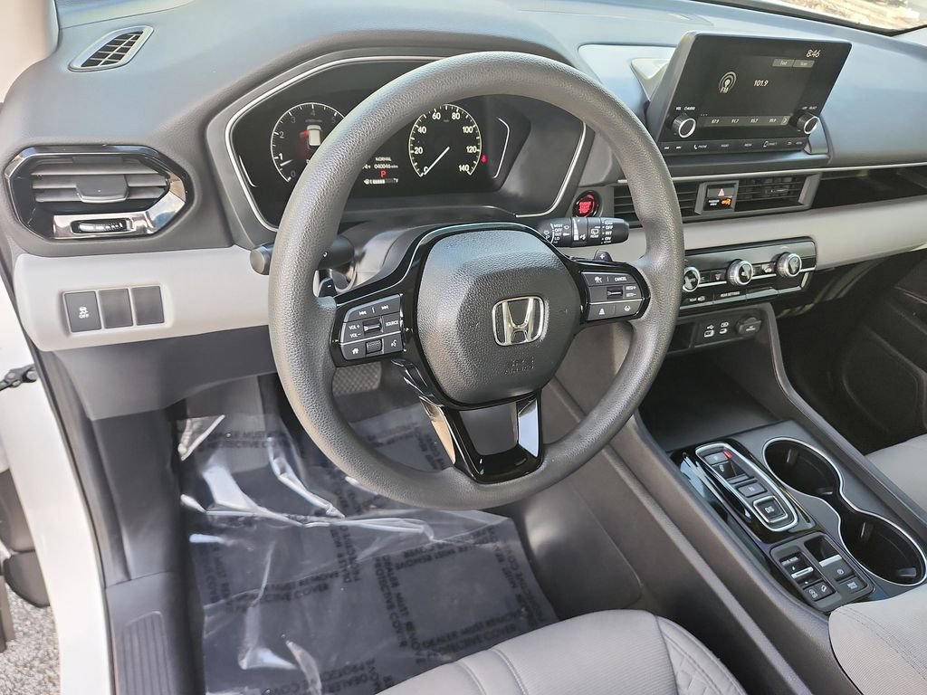 Used 2023 Honda Pilot LX image 32