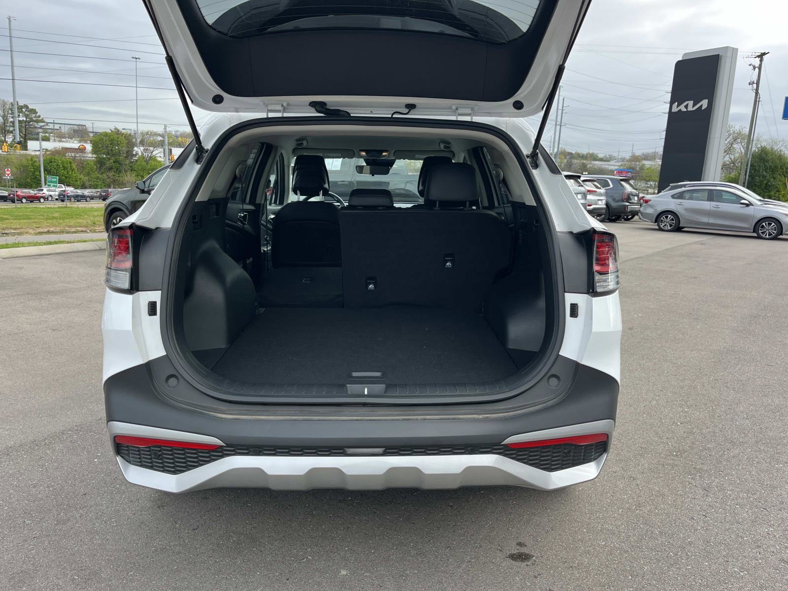 Used 2023 Kia Sportage EX image 12