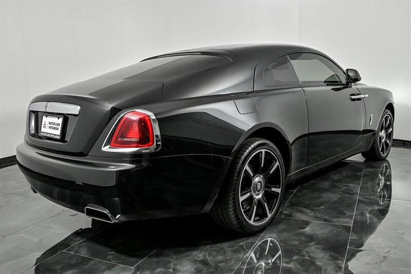 Used 2017 Rolls-Royce Wraith RWD image 9