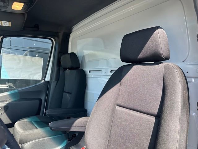 Used 2022 Mercedes-Benz Sprinter 3500 image 13