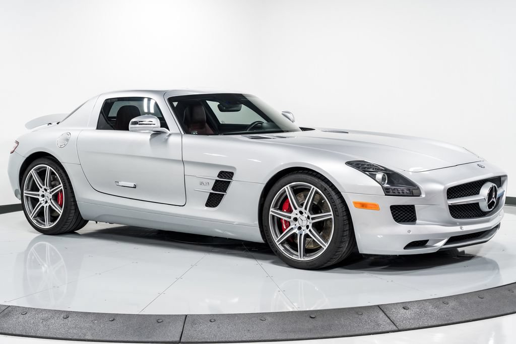 Used 2011 Mercedes-Benz SLS AMG Coupe image 33