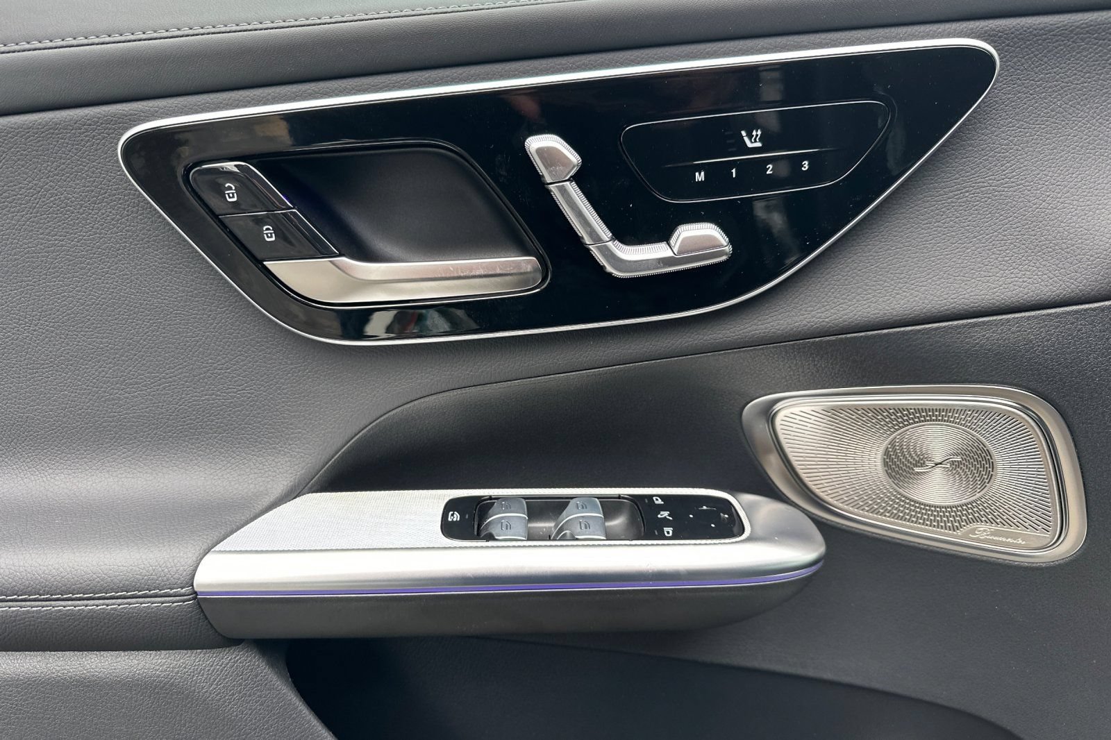New 2025 Mercedes-Benz GLC 300 4MATIC image 12
