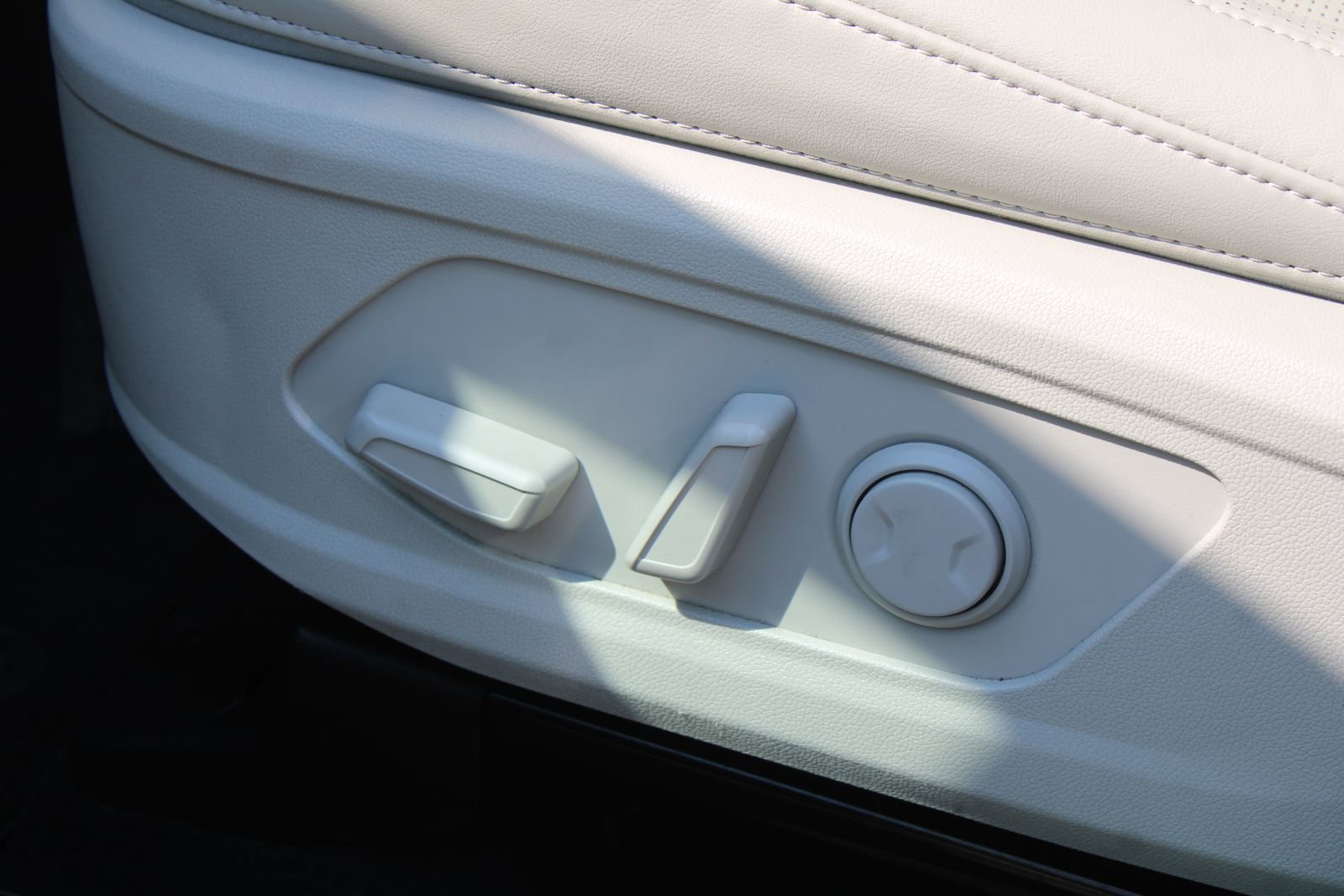Certified 2025 Kia Sorento EX FWD image 24