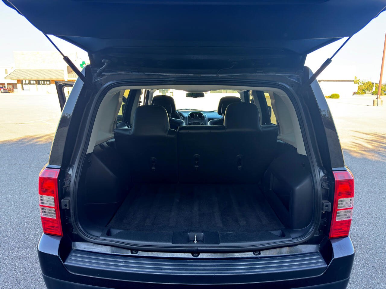 Used 2015 Jeep Patriot High Altitude image 30