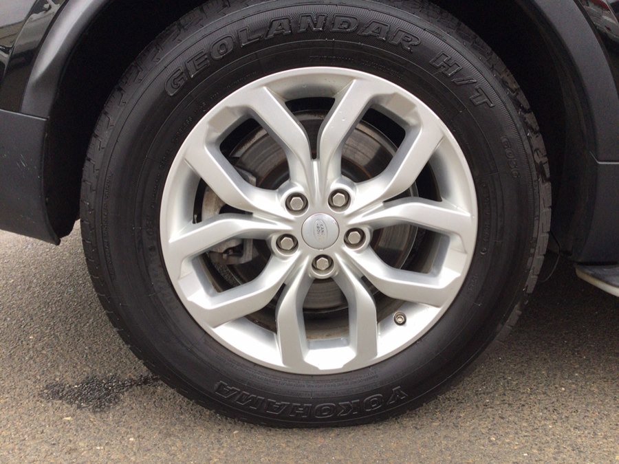 Used 2018 Land Rover Discovery SE image 49