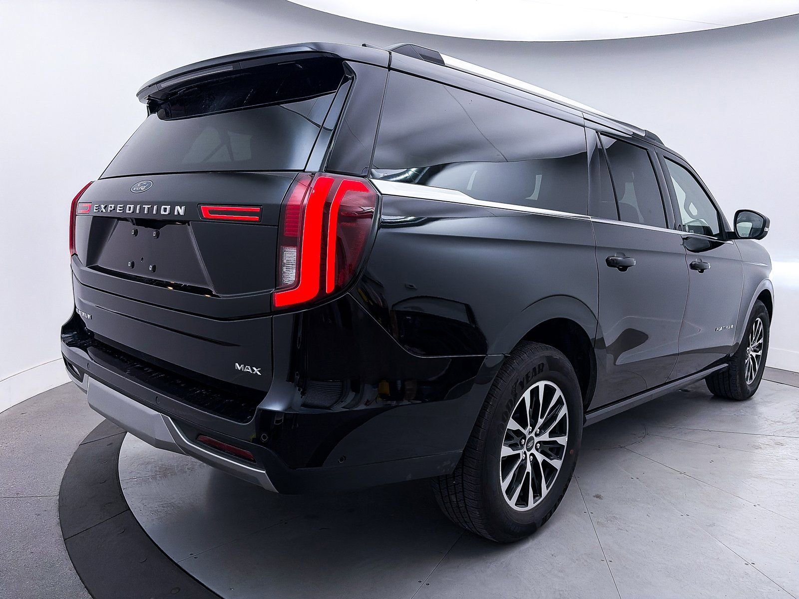 Used 2025 Ford Expedition Max Platinum image 32