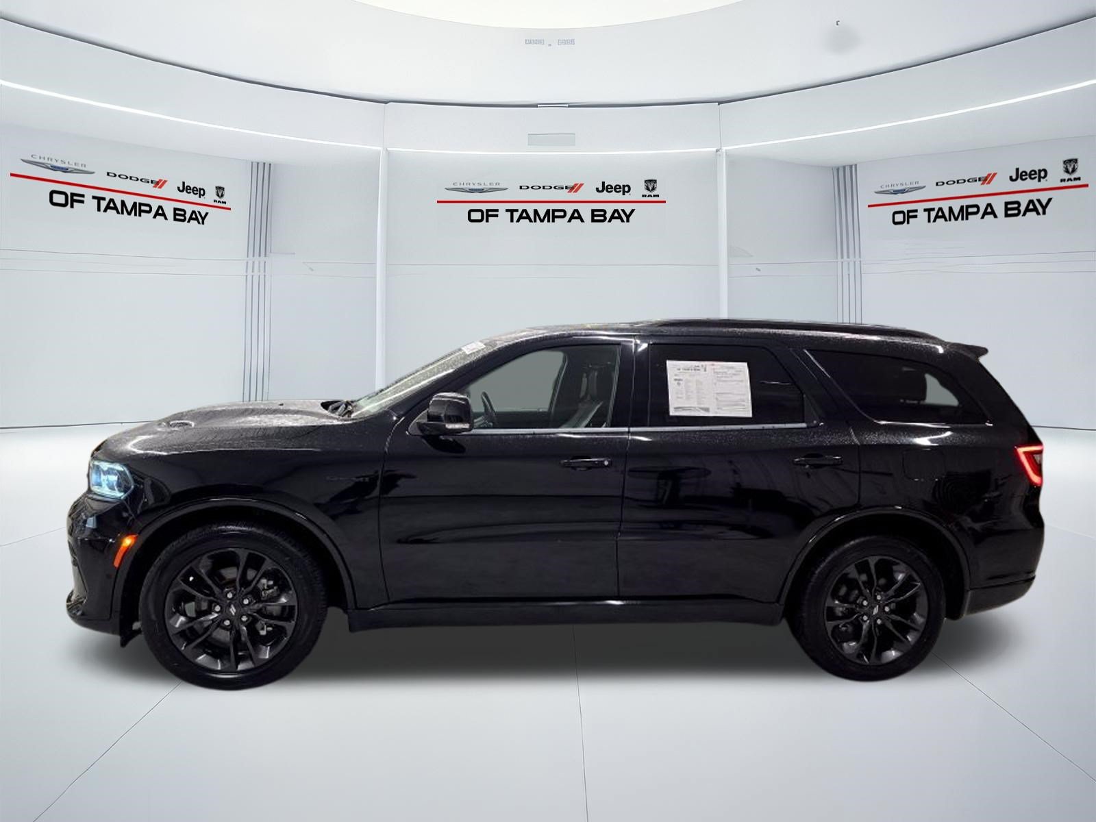 Used 2023 Dodge Durango R/T w/ Blacktop Package AWD/4WD image 3
