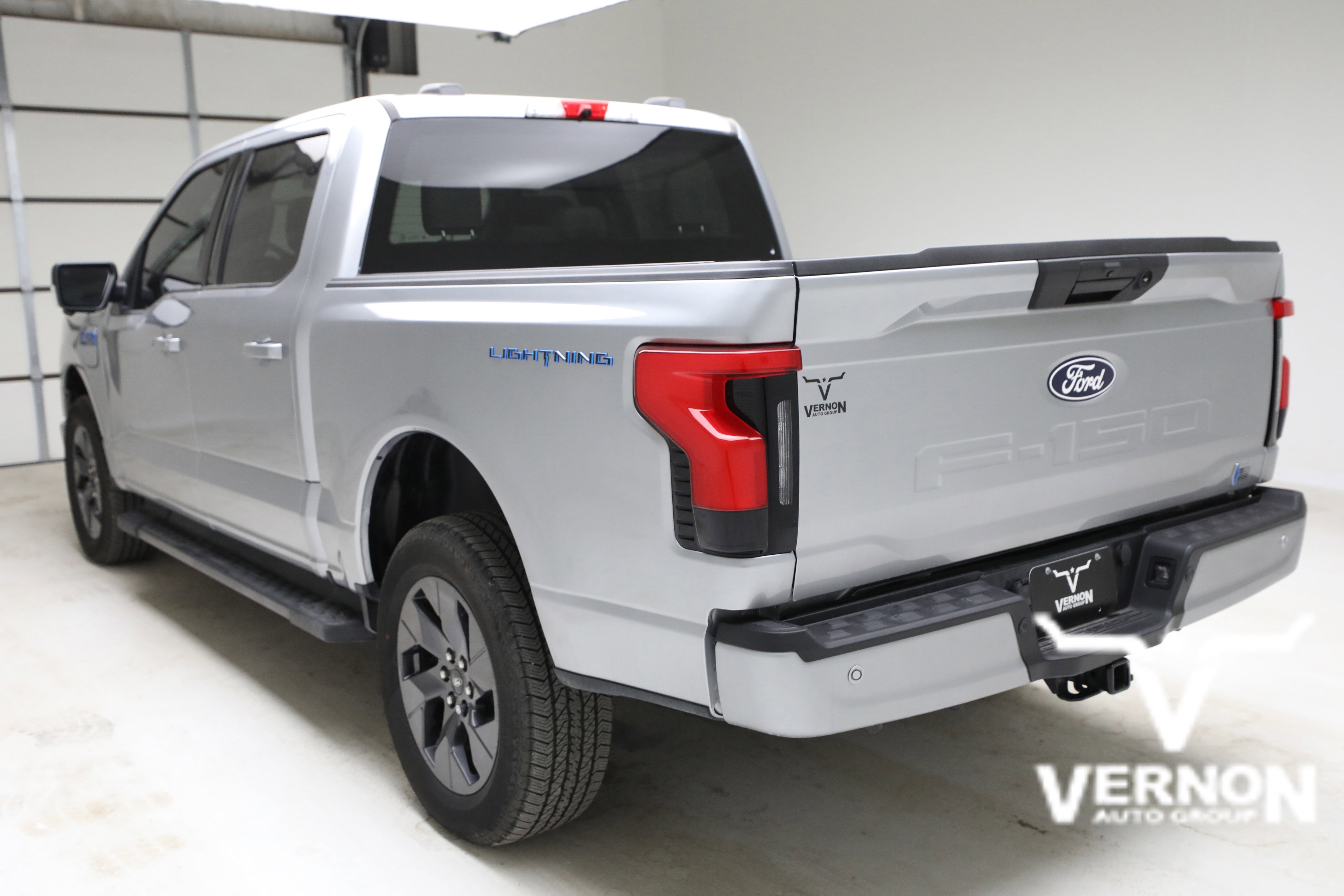 New 2025 Ford F150 Lightning Flash AWD/4WD image 3