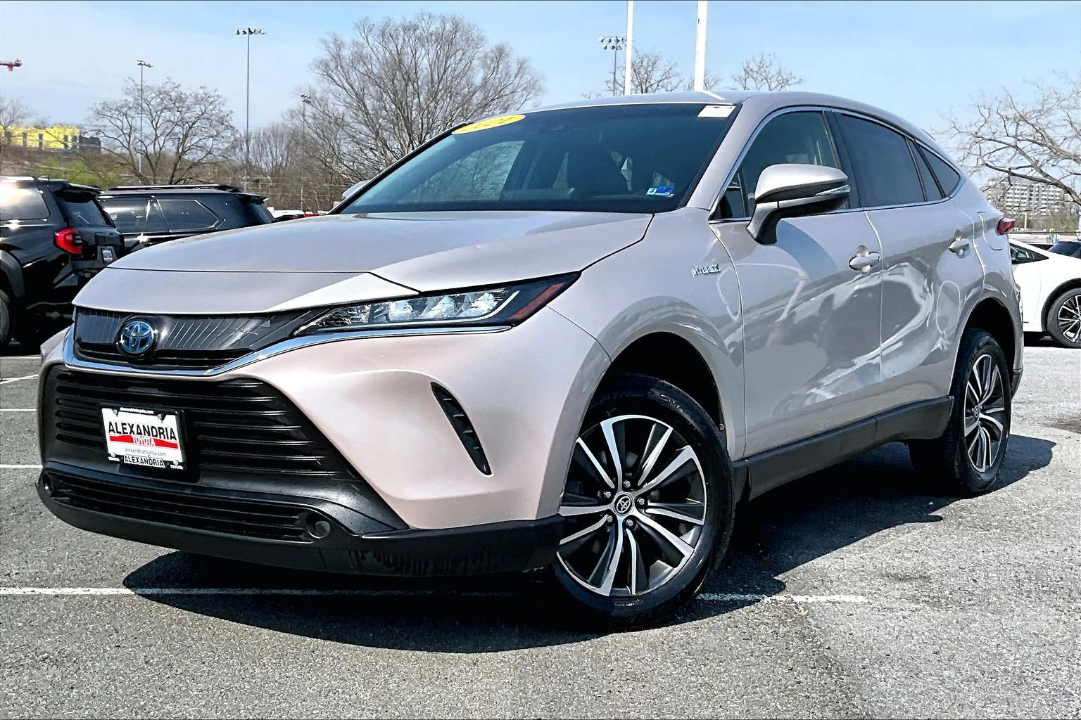 Used 2021 Toyota Venza LE image 1