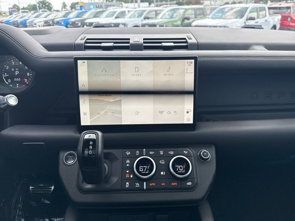 Used 2022 Land Rover Defender 110 V8 image 28