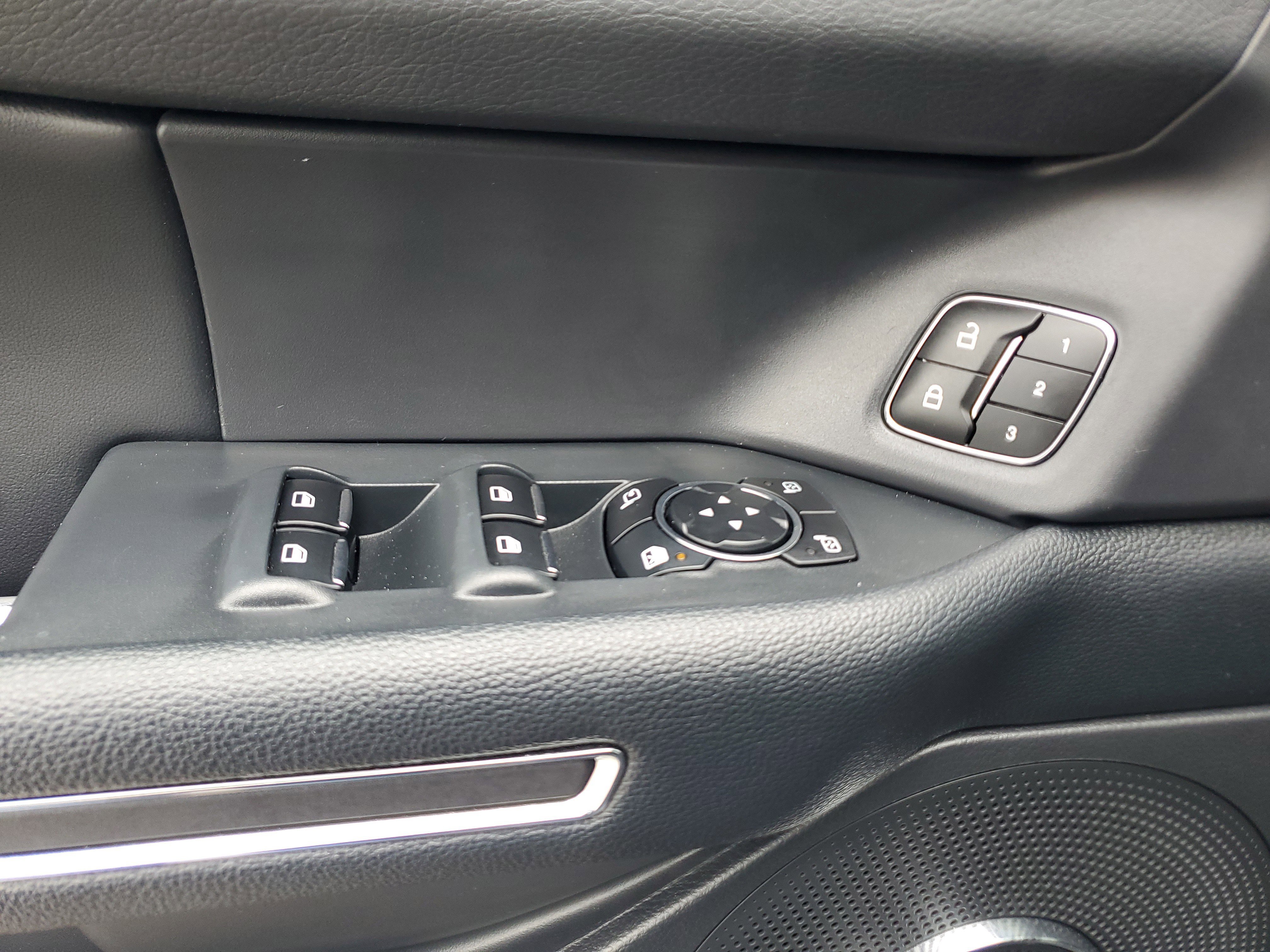 Certified 2023 Ford Expedition Limited image 28