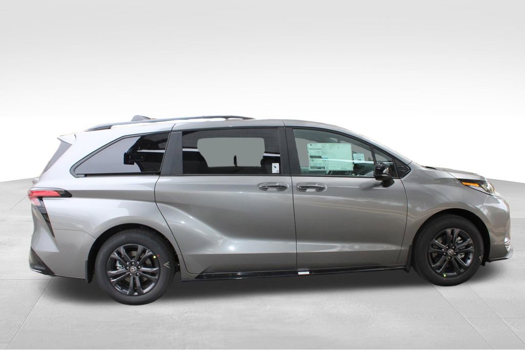 New 2026 Toyota Sienna XSE image 16