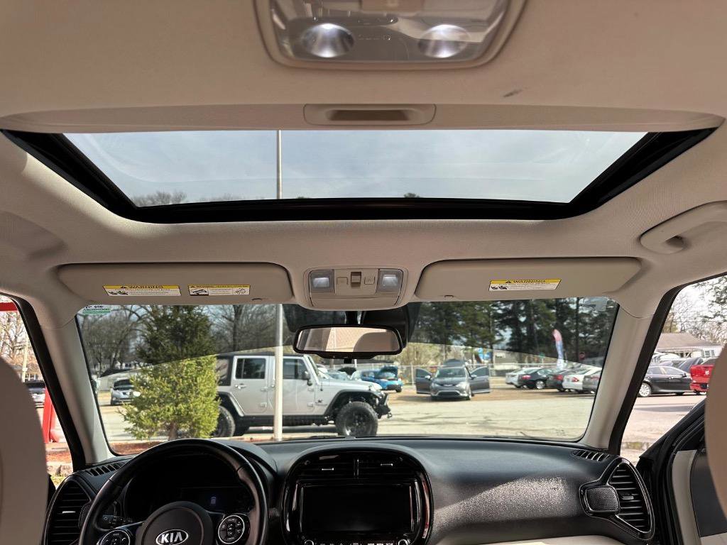 Used 2021 Kia Soul EX FWD image 32