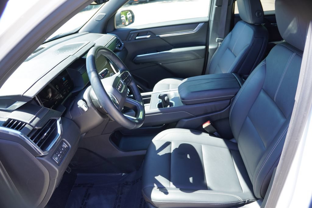 Certified 2025 GMC Acadia Elevation w/ Elevation Premium Package AWD/4WD image 15