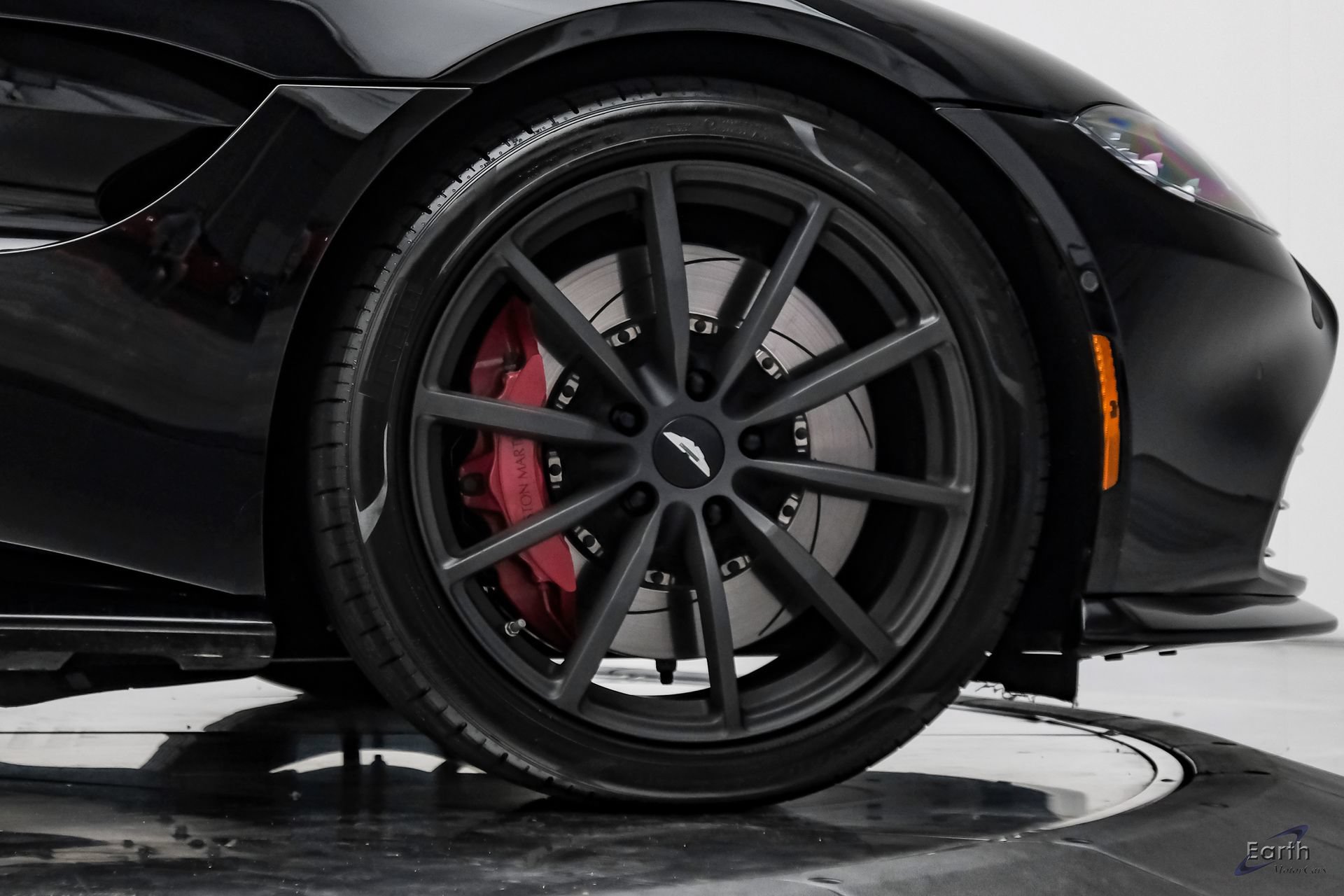 Used 2022 Aston Martin V8 Vantage Roadster RWD image 98