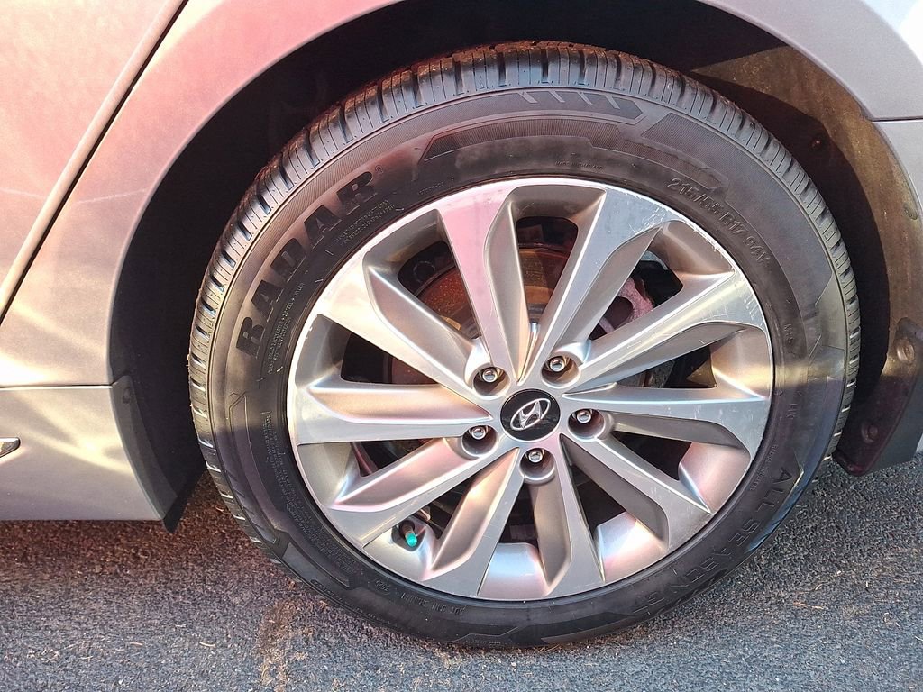 Used 2015 Hyundai Sonata Sport w/ Option Group 04 FWD image 6