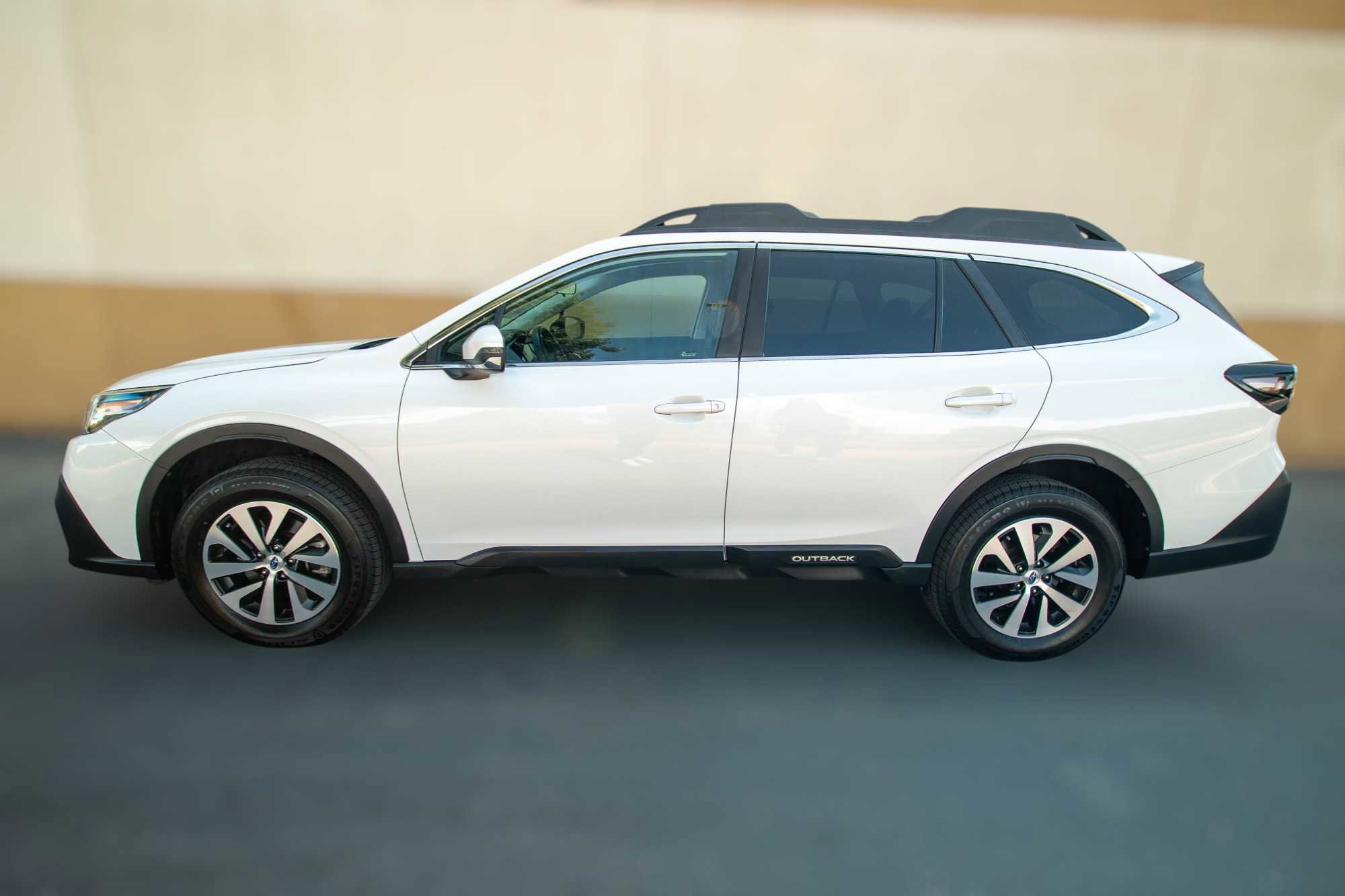 Used 2021 Subaru Outback Premium image 3