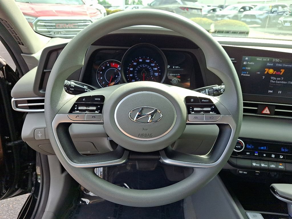 Used 2023 Hyundai Elantra SEL FWD image 18