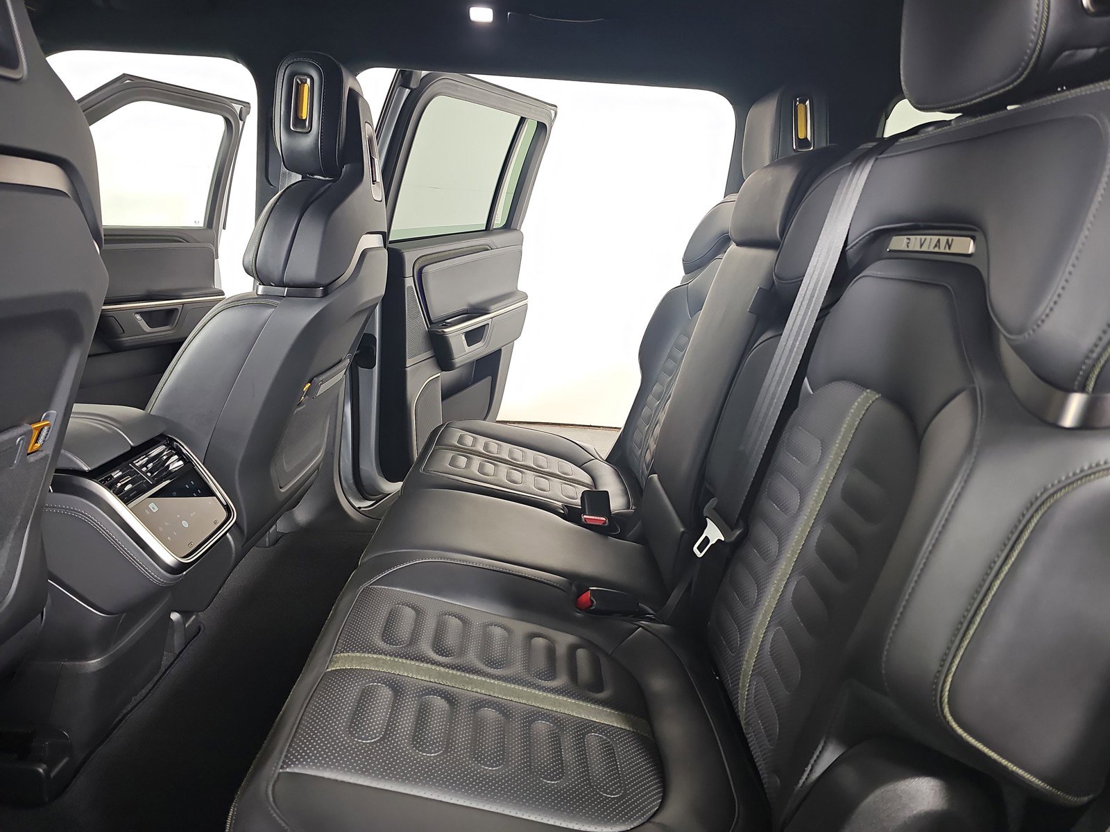 Used 2025 Rivian R1S Adventure AWD/4WD image 21