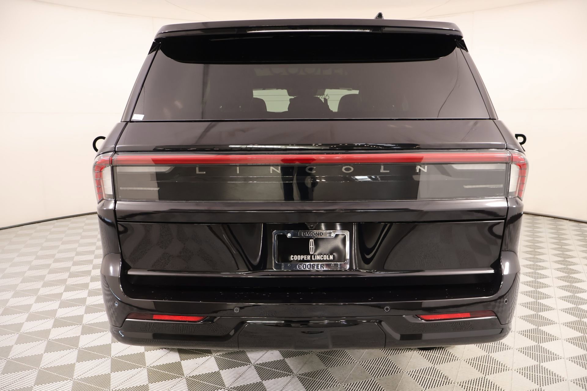 New 2026 Lincoln Navigator Reserve AWD/4WD image 24