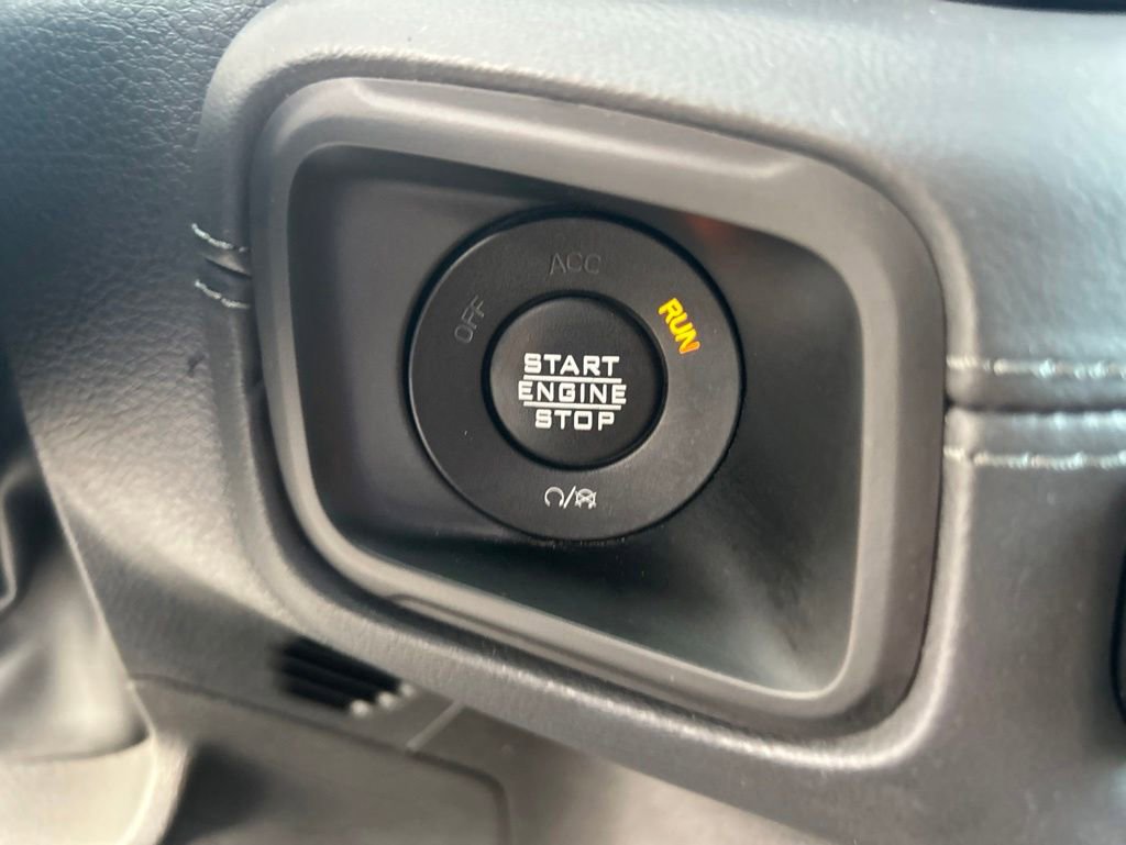 Used 2024 Jeep Wrangler Unlimited Sahara AWD/4WD image 40
