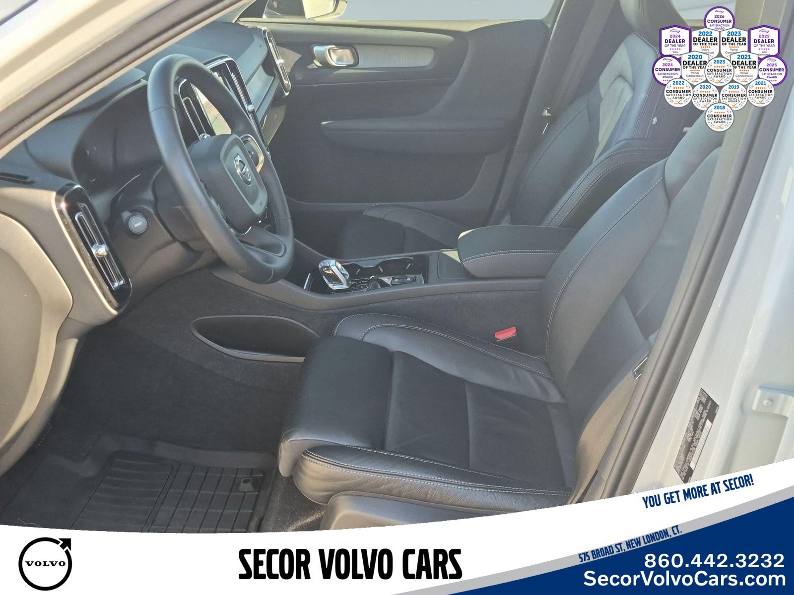 Certified 2023 Volvo XC40 B5 Plus w/ Protection Package Premier AWD/4WD image 18
