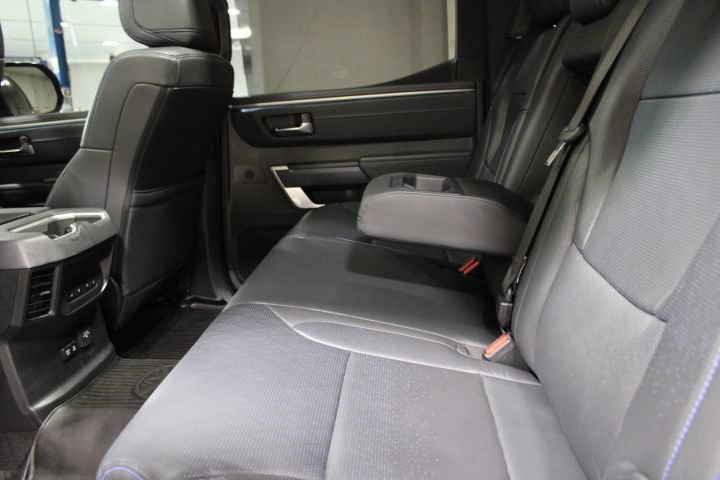 Used 2025 Toyota Tundra Platinum w/ TRD Off-Road Package AWD/4WD image 25