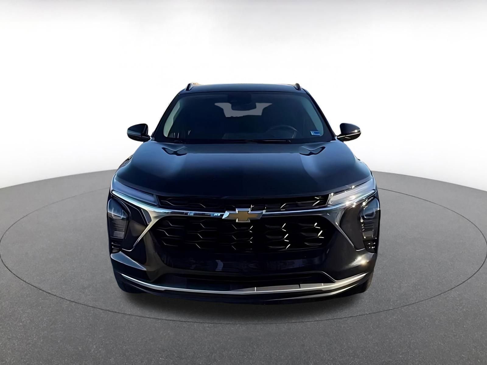 Used 2025 Chevrolet Trax LT image 4