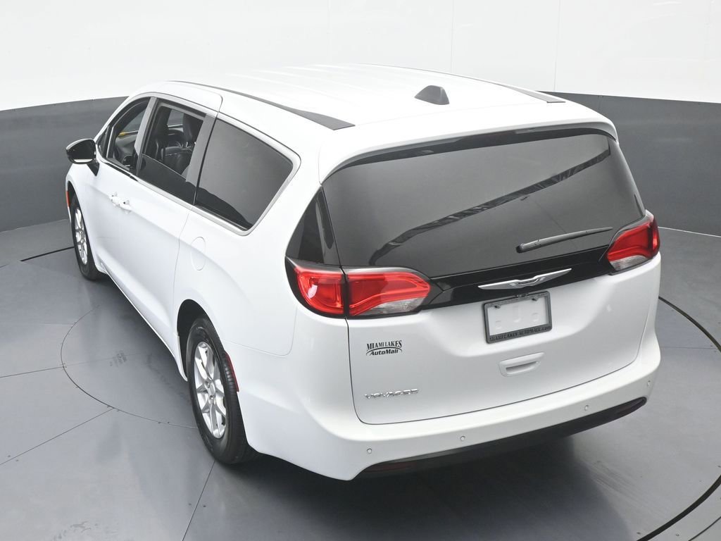 Used 2026 Chrysler Voyager LX image 47