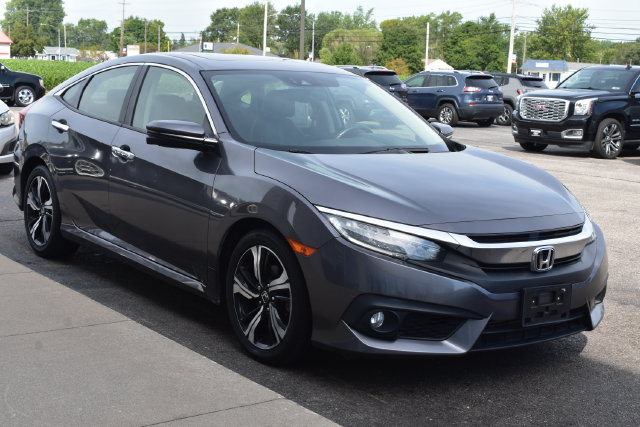 Used 2018 Honda Civic Touring image 12