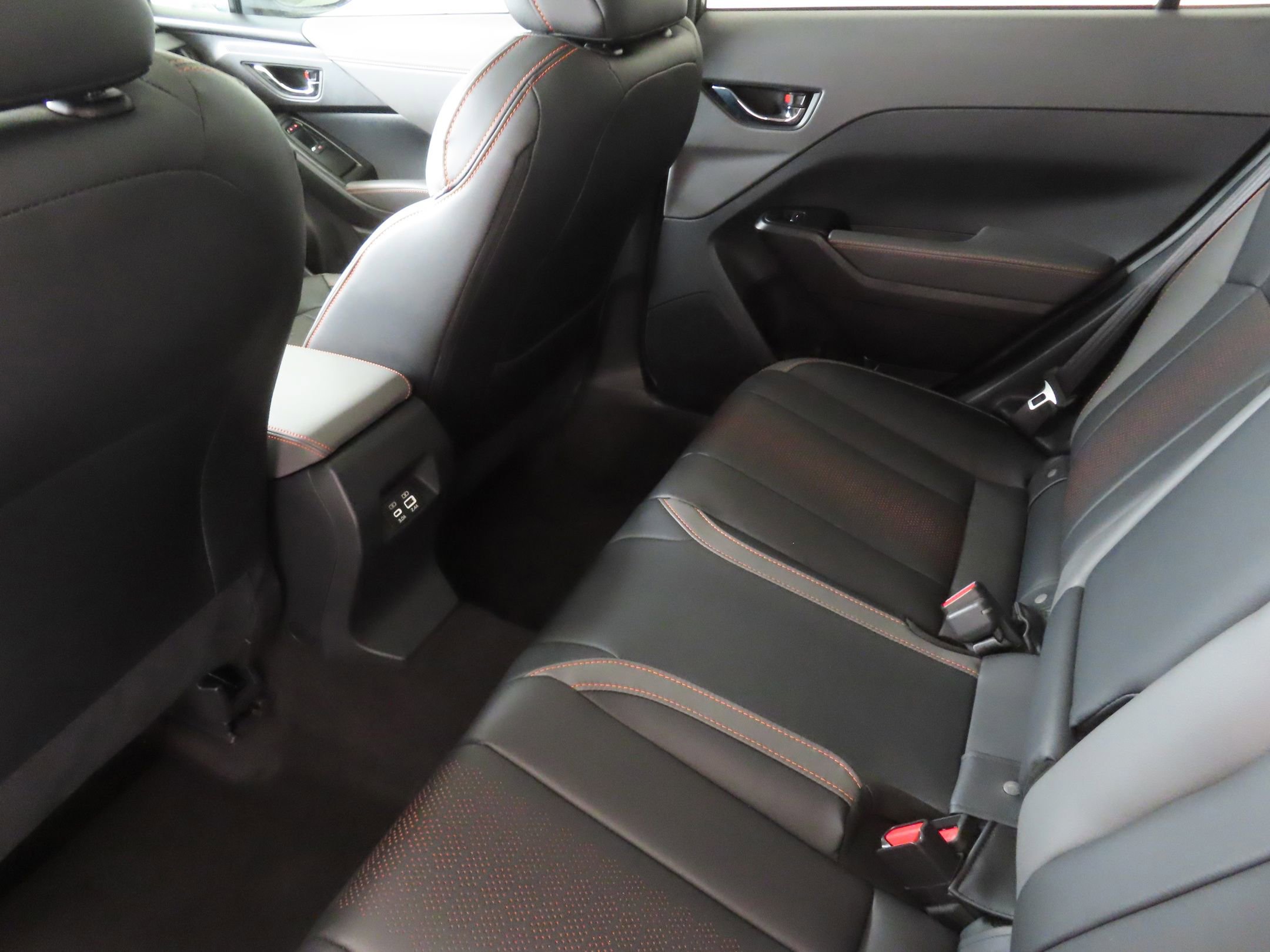 Certified 2025 Subaru Crosstrek 2.5i Limited w/ Crosstrek Mirror Package image 24