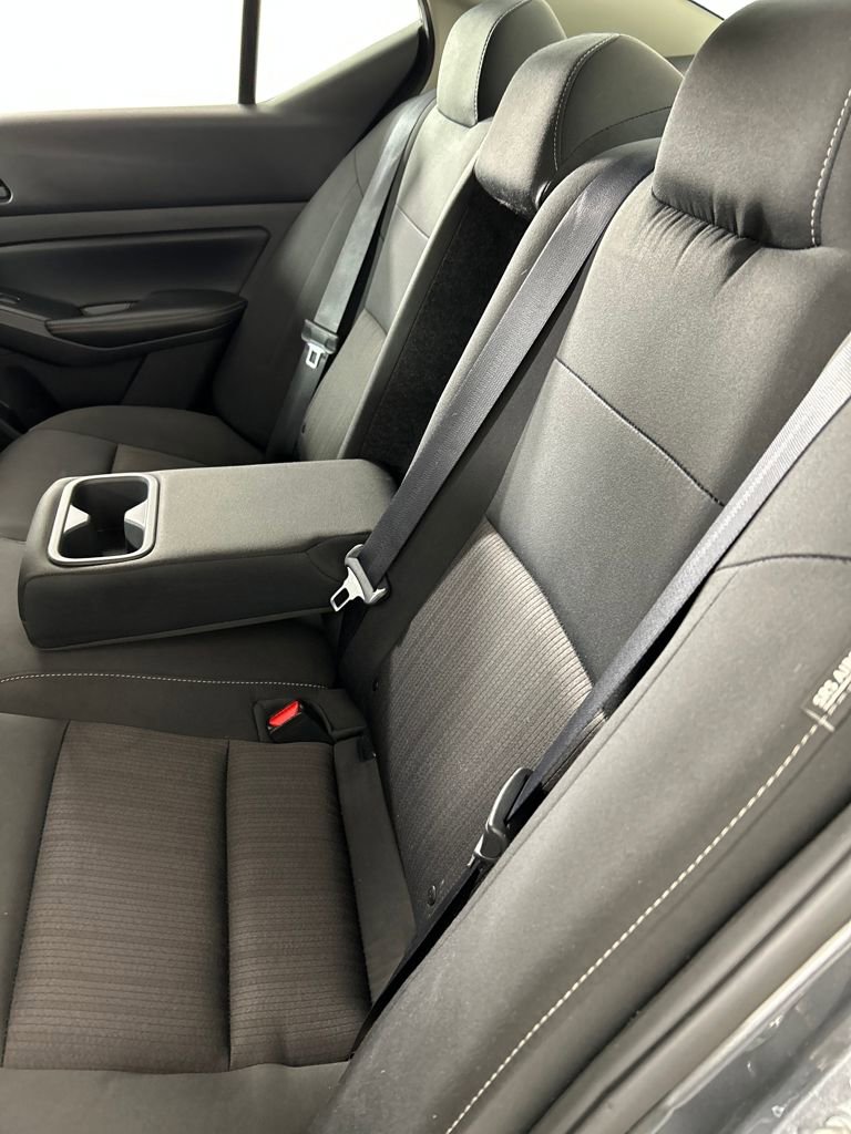 Used 2024 Nissan Altima 2.5 SV image 16
