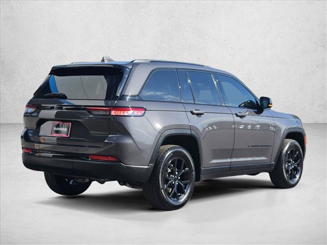 Used 2024 Jeep Grand Cherokee Altitude AWD/4WD image 8