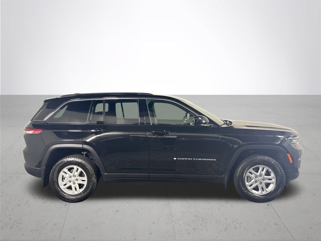 Certified 2025 Jeep Grand Cherokee Laredo w/ MOPAR Finishing Package AWD/4WD image 6